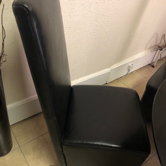 Designer Armani exchange dinning room set - Picture 3 of 4